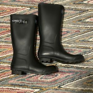Tall rain boots, size 8-8.5
